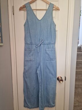 Old Navy Light Blue Denim Cropped Wide Leg Jumpsuit, Size XS